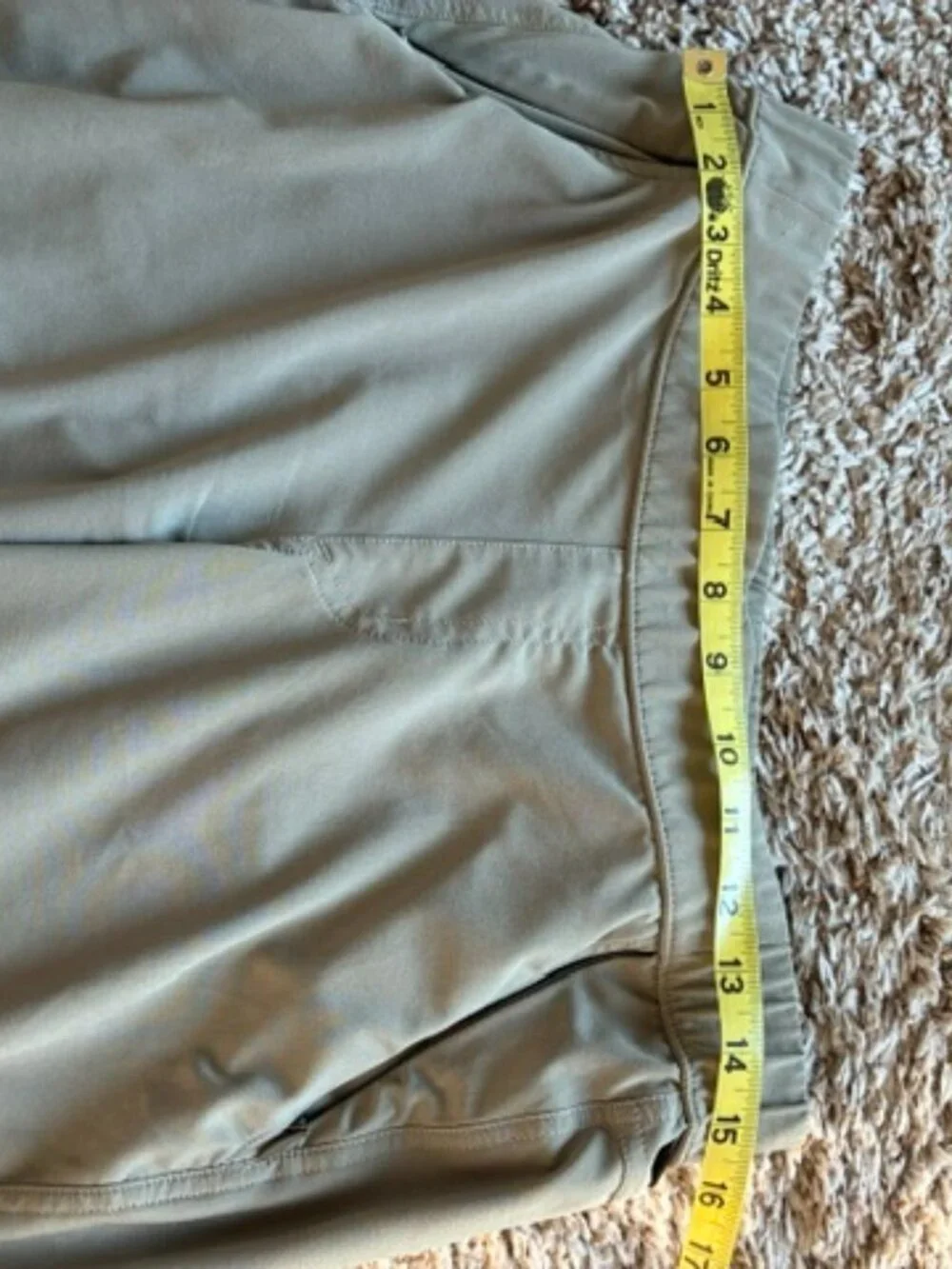 Kuhl Women's Khaki jogger pants, size small, great condition!